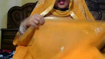 Big boobby desi bhabhi showing full nude
