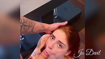 Sexo gostoso no banheiro da minha amiga peguei o namorado dela emprestado