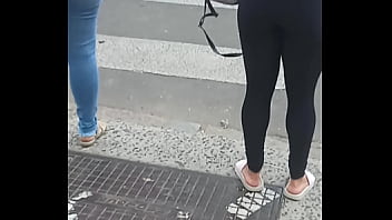 Magrinha com a bunda perfeita