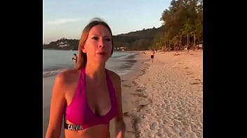 Лиса рулит бикини