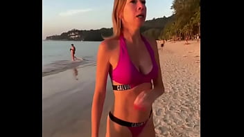 Лиса рулит бикини