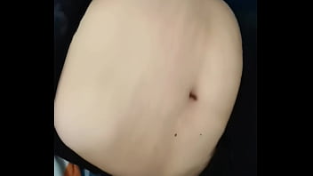 Milf comes to visit me so i can play with her belly button