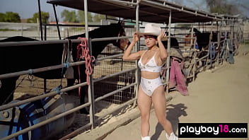 Smoking hot all natural latin slut showing her trimmed pussy