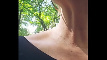 Dans les bois à la recherche d'une bite