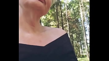 Dans les bois à la recherche d'une bite