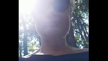 Dans les bois à la recherche d'une bite