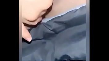 Playing wit a wet pussy