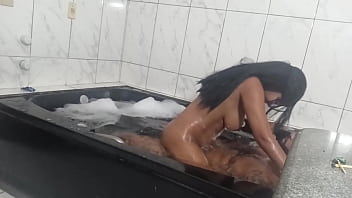 Na idromassagem sentei ate relaxa