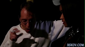 Kinky slut gets oral sex