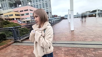 パート1【経験人数200人越え！？イク度に潮吹き痙攣絶頂止まらぬ絶倫エロギャルとの濡れ過ぎ濃厚生本番】口ま●こで精子搾り取るバキュームフェラとスタイル完璧なg乳のエロギャルボディに生挿入で突きまくり→ハメ潮イキ潮無限発射！水着に着替えて2回戦目も腰をのけ反りビクビクしながら水鉄砲ばりのスプラッシュ絶頂で全身ビチョビチョwまるでプールにいるみたいな潮まみれsex！小麦色の肌に白濁精子をぶちまけ顔射でfinish