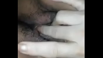 Se toca y me manda video