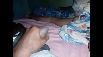 Aprovecho que la madrastra esta descuidada oara masturbarse en s hermos culo con hilo verde tu quw harias