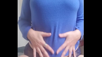 Cadeau dimanche j espere que vous aimez le bleu et mes fessesla