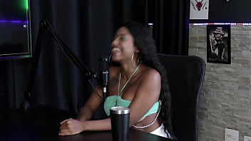 Não se sentia confortável sente prazer na buceta quer gravar uma posição específica e demonstrou seu gemido e boquete vicky menage sheer red