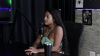 Não se sentia confortável sente prazer na buceta quer gravar uma posição específica e demonstrou seu gemido e boquete vicky menage sheer red