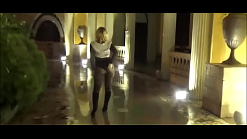 В колготках