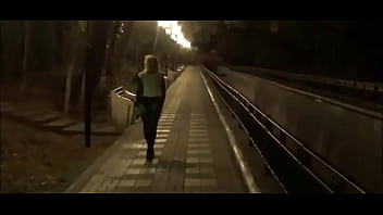 В колготках