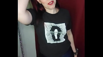 Tu cuñada metalera va a verte caliente y sin tanga sexo tras bambalinas