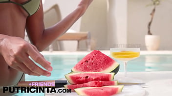 Tanned slut putri cinta reveals her tight and wet ass hole