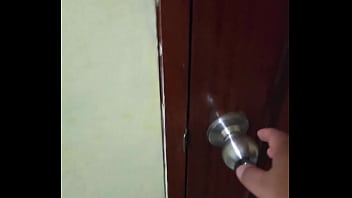 Sirvienta es follada por joven