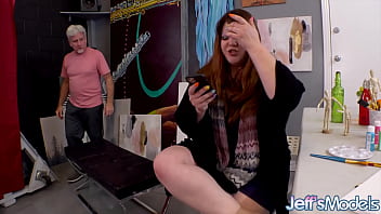 Cute chubby painter chelsea dagger seduces her hung model