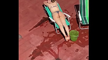 Vecina En Bikini Espiada thumbnail