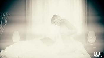 Goldielocks gets her orgasm russian's solo banger