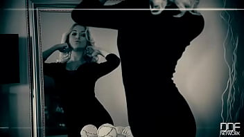 Goldielocks gets her orgasm russian's solo banger