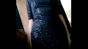 Rica culona de negro