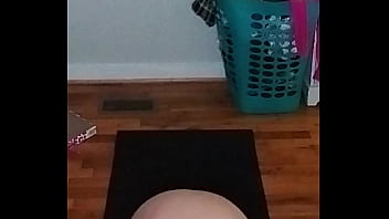 Sexy cougar exercises naked