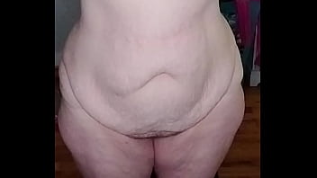 Sexy cougar exercises naked