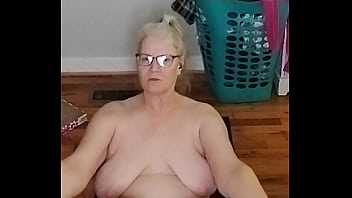 Sexy cougar exercises naked