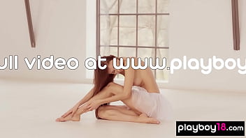 Glamorous all natural european cougar reveals all her little secrets