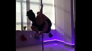 Pequeno aquecimentos antes do sexo gosto de alongar bem antes da transa