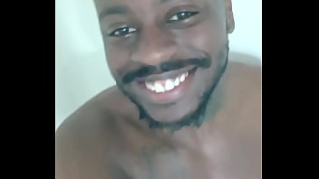 Similar to the human flower arse vase the human green leaf arse vase 3