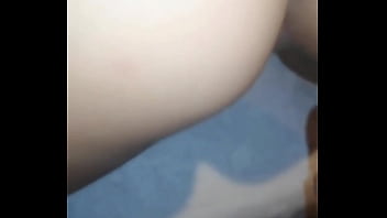 Que rico lo mama esa zorra y luego se pone en cuatro para que la follen