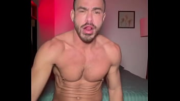 Amigo Da Academia Estava Em Casa E Bateu Um Tesão Ele Se Ofereceu Pra Me Aliviar Tomou Leite Direto Da Fonte thumbnail