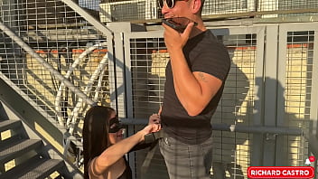 Falando no telefone com minha esposa enquanto como a buceta da amiga dela sonho de corno novinhos da império