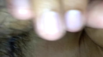 น้ำเงี่ยนที่พุ่งเข้าไปในปากของเธอ