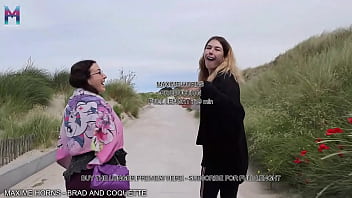 Outdoor fuck with two slut girls cum heat & wild pleasure