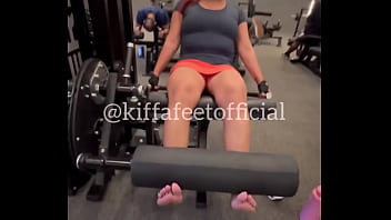 Who are you in the gym 1 the complainer 2 the bodybuilder3 the grunter4 the cardio bunny i am always the comp