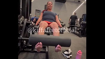 Who are you in the gym 1 the complainer 2 the bodybuilder3 the grunter4 the cardio bunny i am always the comp