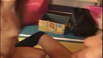 Brunetteteensusedildos