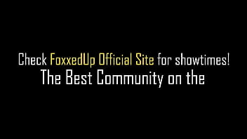 Erotic babe jenna foxx fingers her ass while dildo drilling her cunt