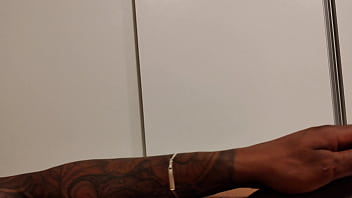 Jhon rick destruiu minha buceta apertada com seu pênis bbc com 26 polegadas creampie sem camisinha