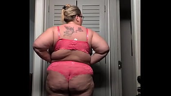 Apparently this didn't post yesterday so here's a late hump day post it's ok cause thunderstorms are coming tonight and