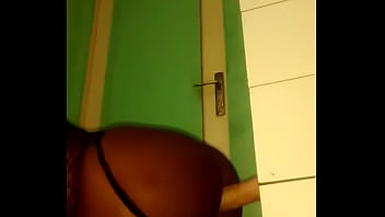 Black girl fuck pussy with a toy