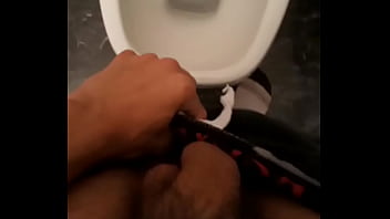 Desenfundo en el baño