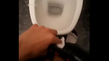 Desenfundo en el baño