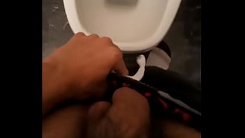 Desenfundo en el baño